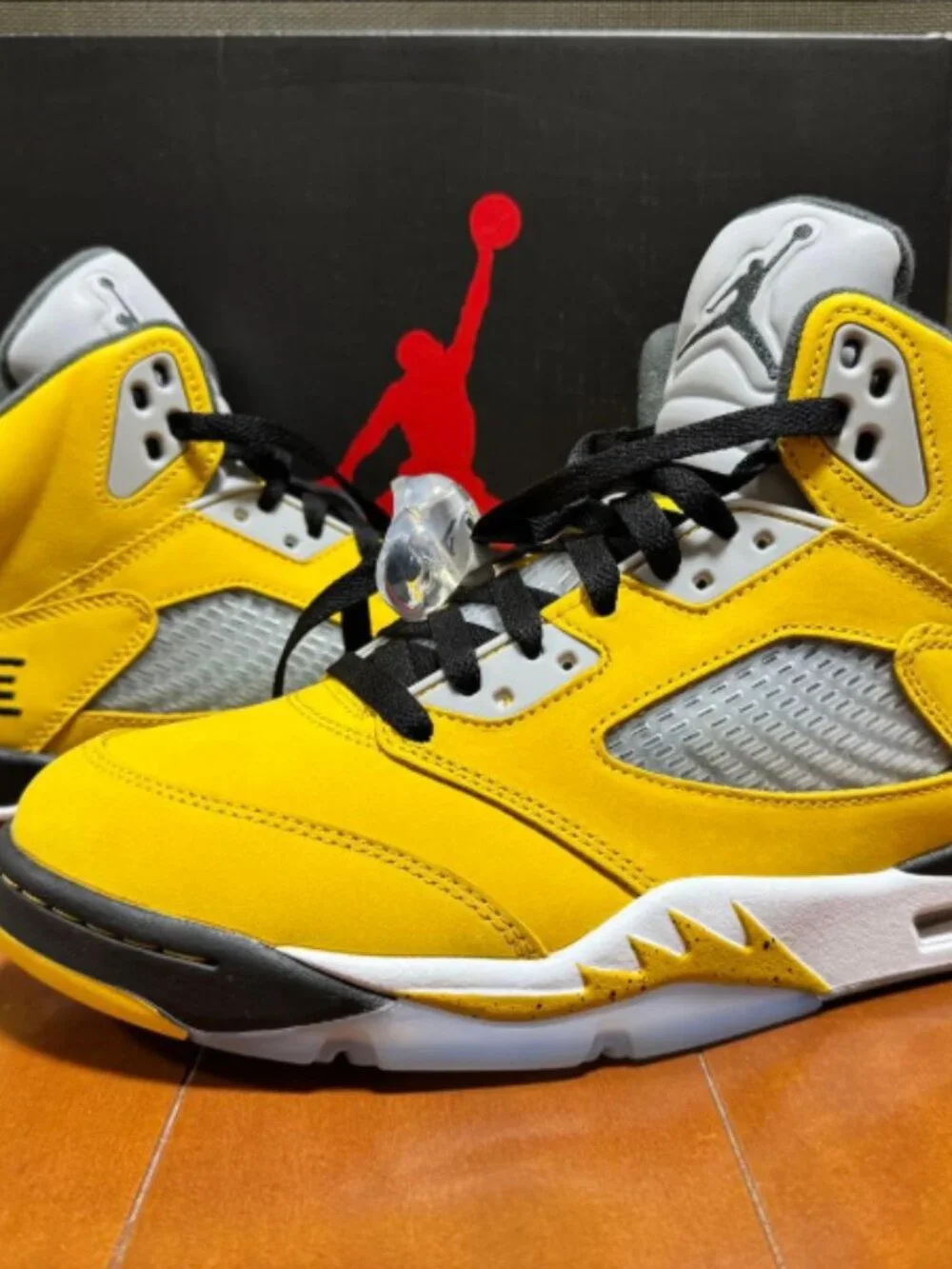 Nike Air Jordan 5 Tokyo 2025